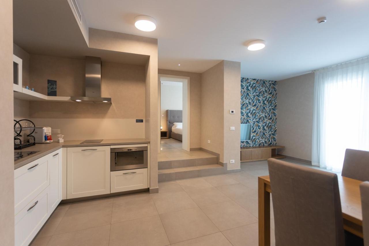 Mosella Suite Hotel Сотомарина Екстериор снимка