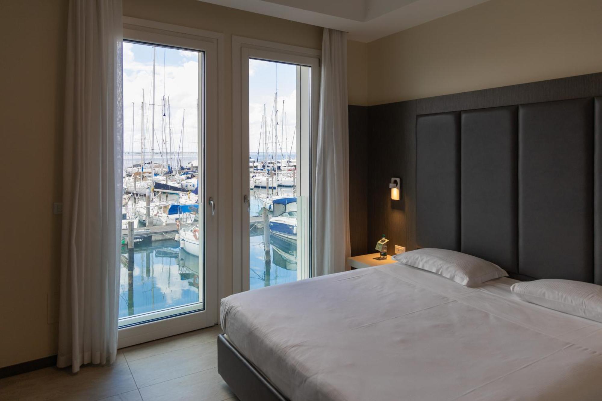Mosella Suite Hotel Сотомарина Екстериор снимка